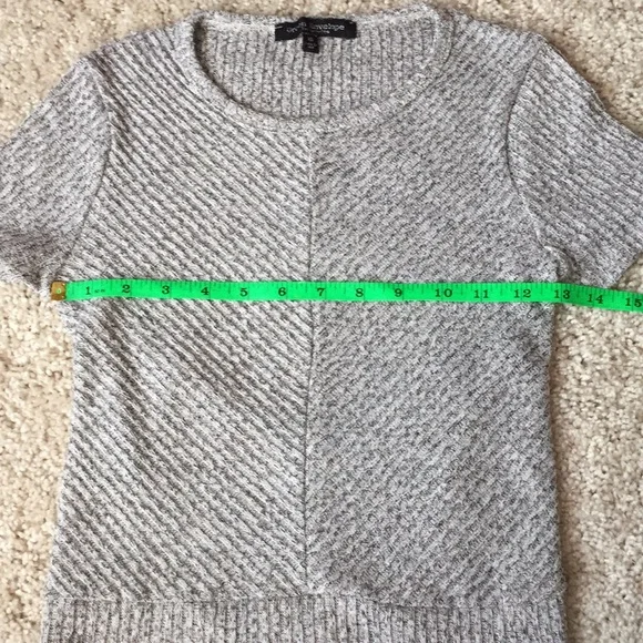 Green Envelope | Open-Back Top - Picture 2 of 9